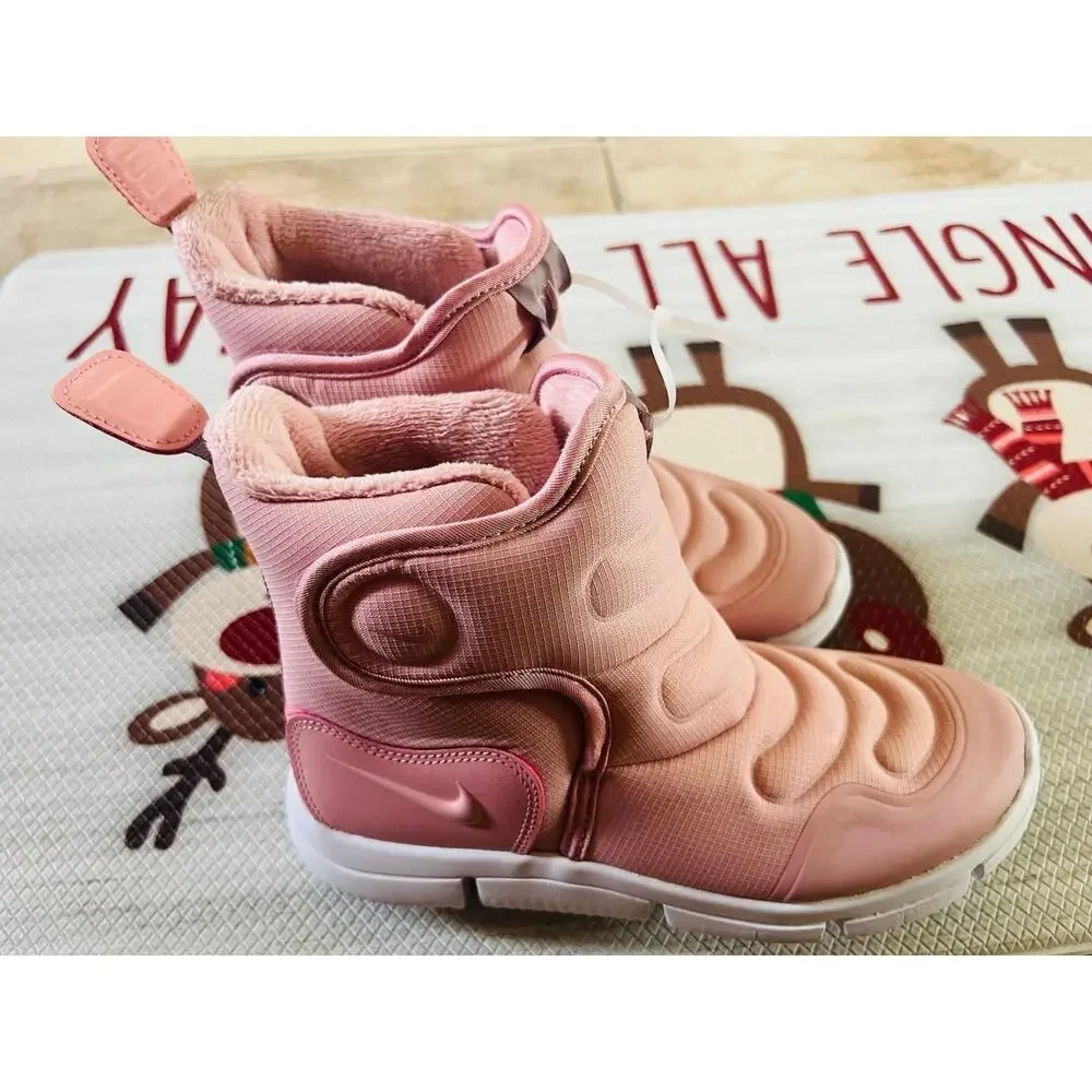 NIB❤️Nike big Kids winter boots sz2.5y